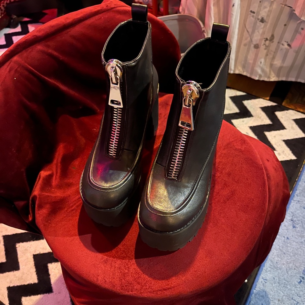 Current mood zip up ankle chunky heel boot